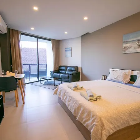 Escape Condominiums Beachfront Suites - Mae Phim Rayong Exterior photo