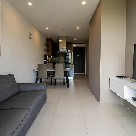 Escape Condominiums Beachfront Suites - Mae Phim Rayong Exterior photo