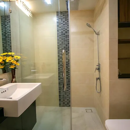 Escape Condominiums Beachfront Suites - Mae Phim Rayong Exterior photo
