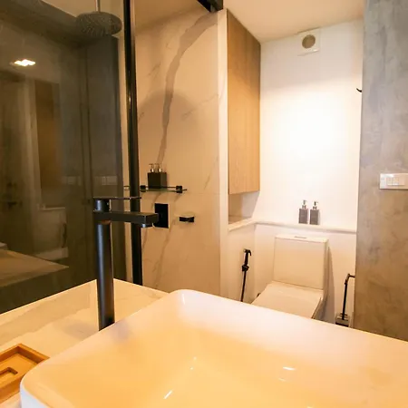 Escape Condominiums Beachfront Suites - Mae Phim Rayong Exterior photo