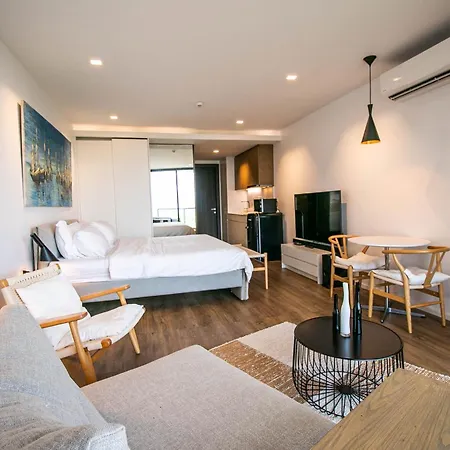 Escape Condominiums Beachfront Suites - Mae Phim Rayong Exterior photo