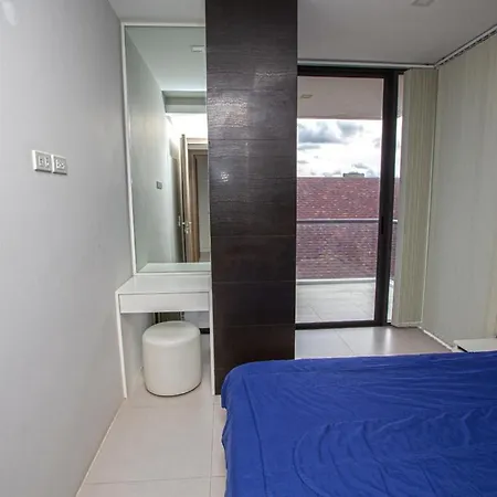 Escape Condominiums Beachfront Suites - Mae Phim Rayong Exterior photo