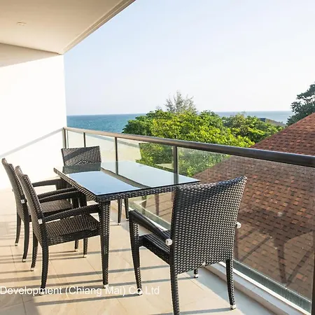 Escape Condominiums Beachfront Suites - Mae Phim Rayong Exterior photo