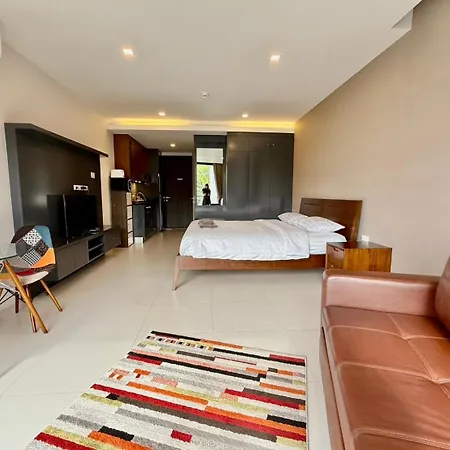 Escape Condominiums Beachfront Suites - Mae Phim Rayong Exterior photo