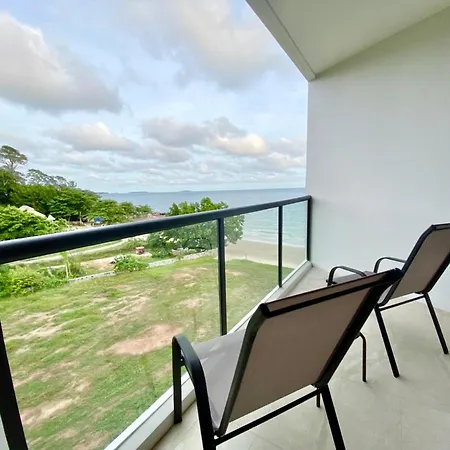 Escape Condominiums Beachfront Suites - Mae Phim Rayong Exterior photo